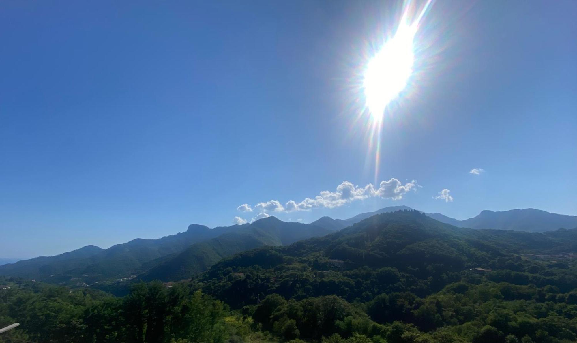 Una Suite Pop Nel Blu Della Costiera Tramonti Buitenkant foto