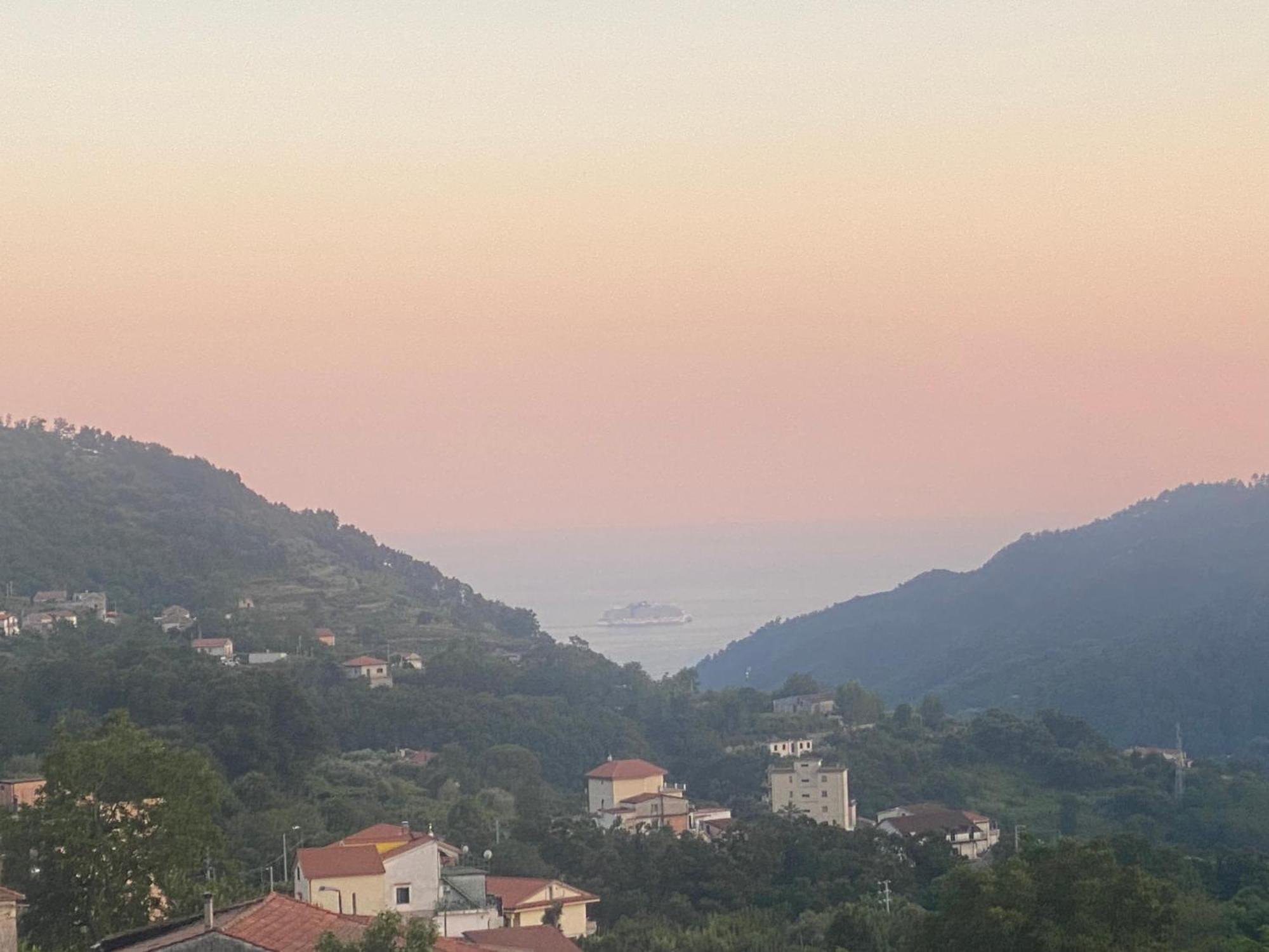 Una Suite Pop Nel Blu Della Costiera Tramonti Buitenkant foto